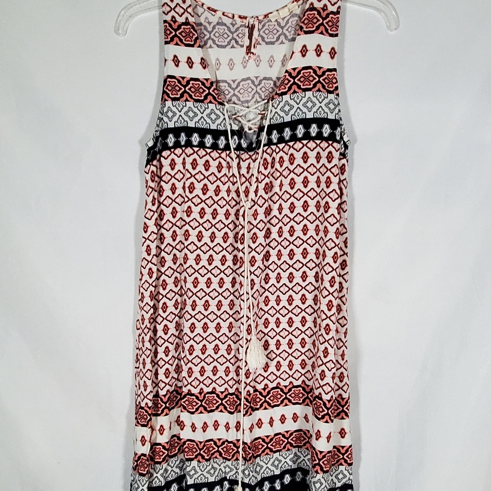 E&M E HANGER M RED BLACK GEOMETRIC BOHO HIPPIE TASSLED TUNIC TOP WOMENS SMALL. T